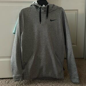 Nike. gray sweatshirt. Men’s medium. Dri-Fit